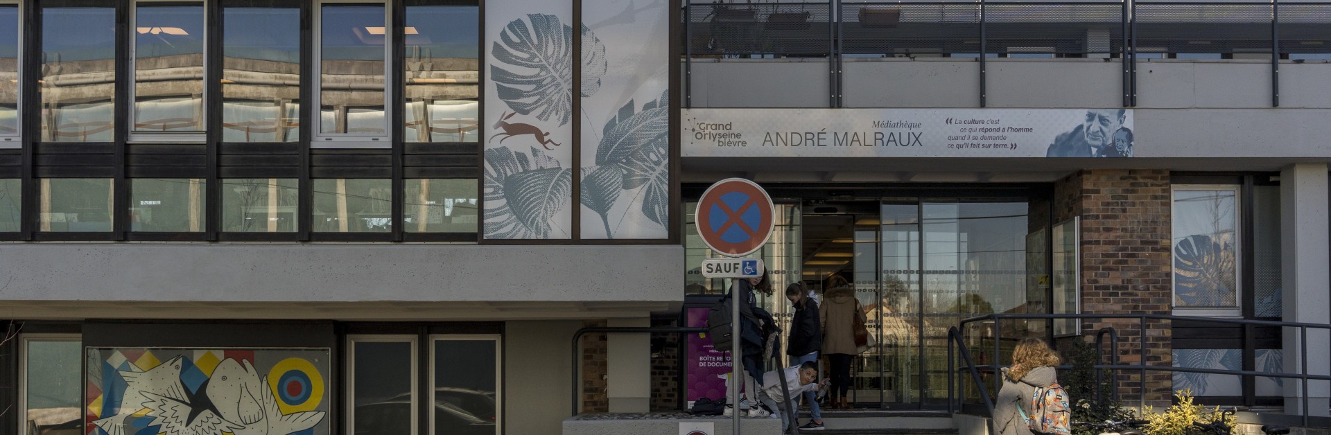 Façade de la médiathèque